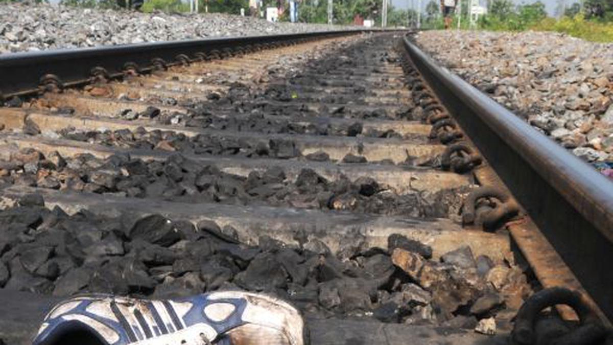 Rumour of fire snuffs out 8 lives on railway track - The Hindu