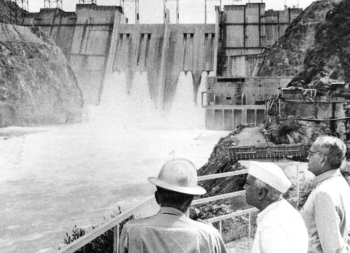 Jawaharlal Nehru inspects the Bhakra Dam on a visit to Chandigarh, 1959.