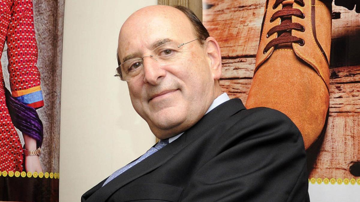 ABRL to invest Rs. 100 crore to open hypermarket stores by FY’15 The