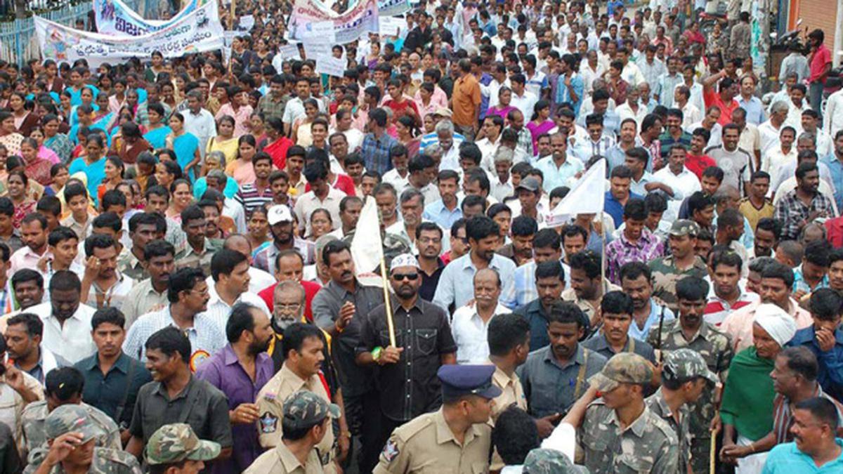 Chittoor MLA launches ‘Tirumala Padayatra’ - The Hindu