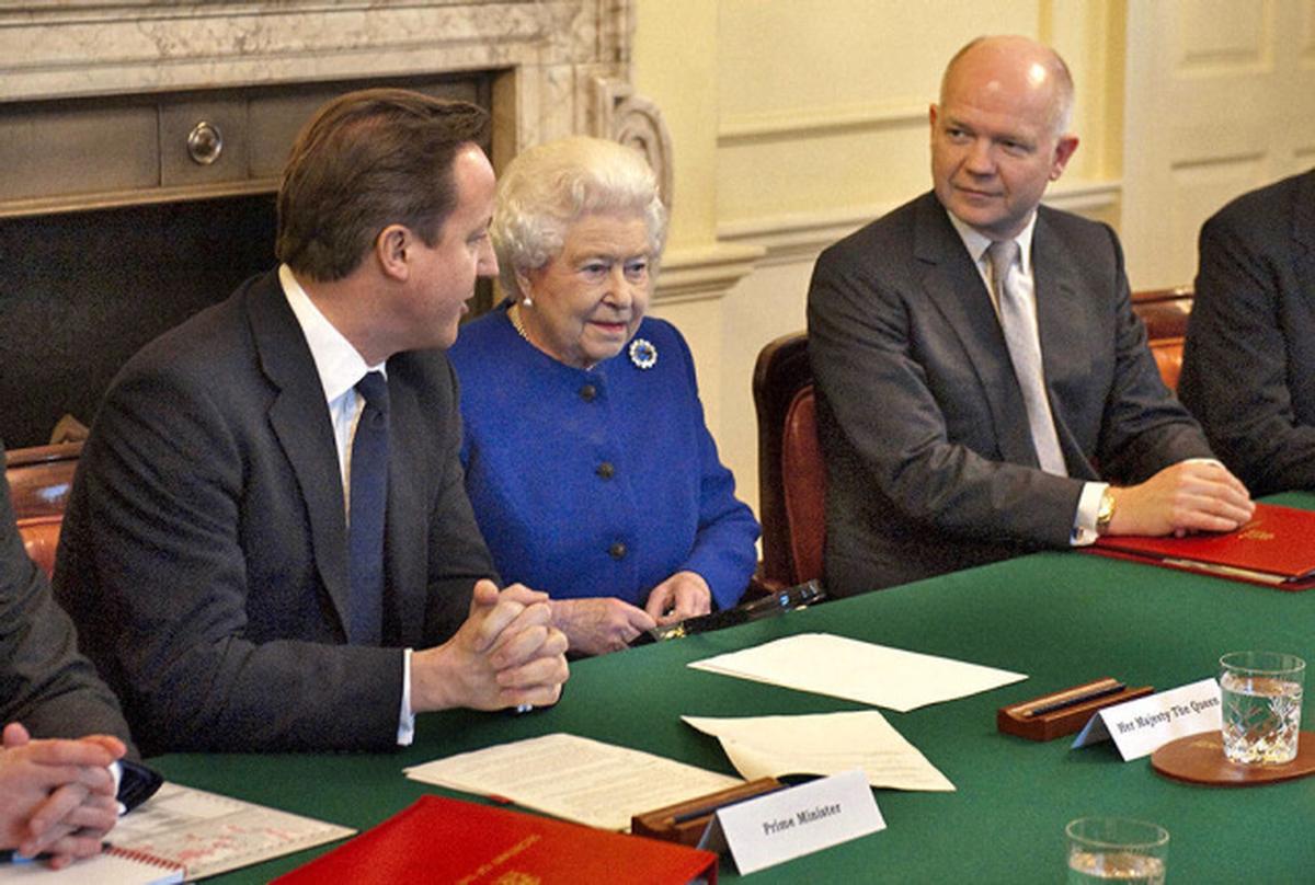 Queen attends meeting The Hindu