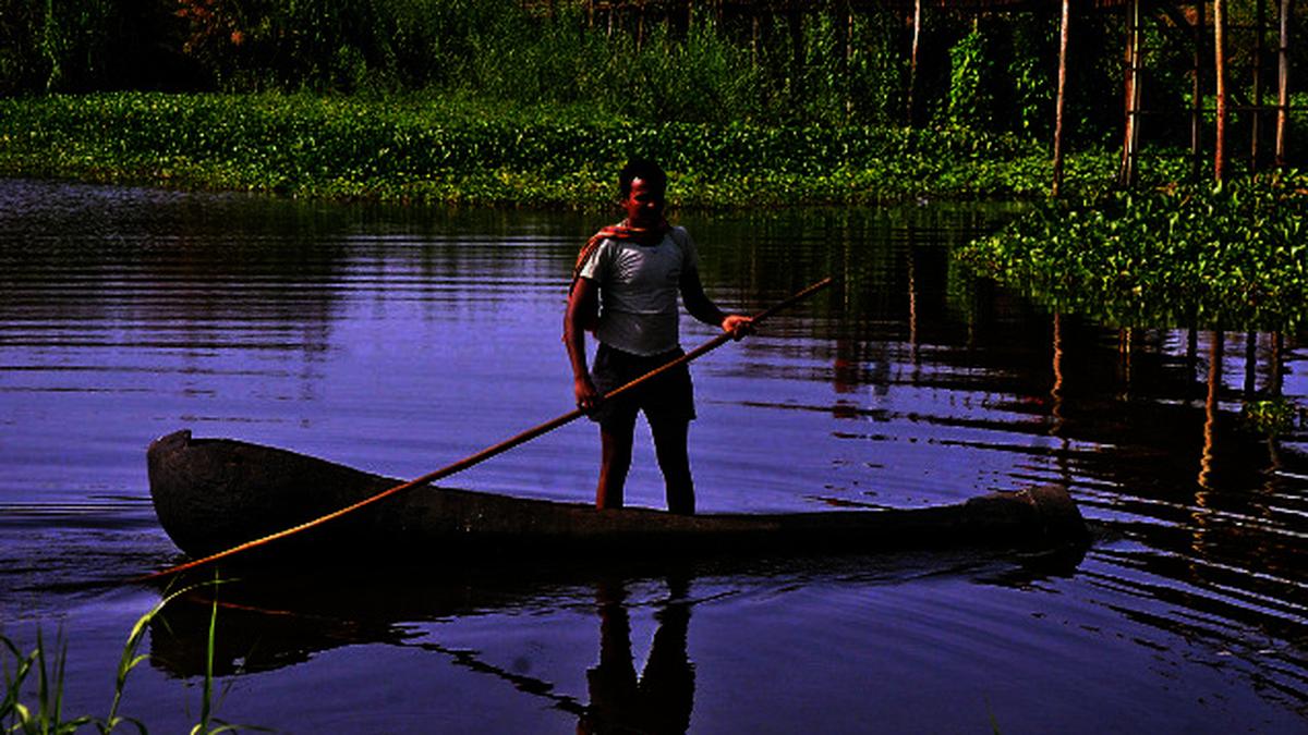 Kolleru swells; ‘Eluru, Vijayawada at risk’ The Hindu