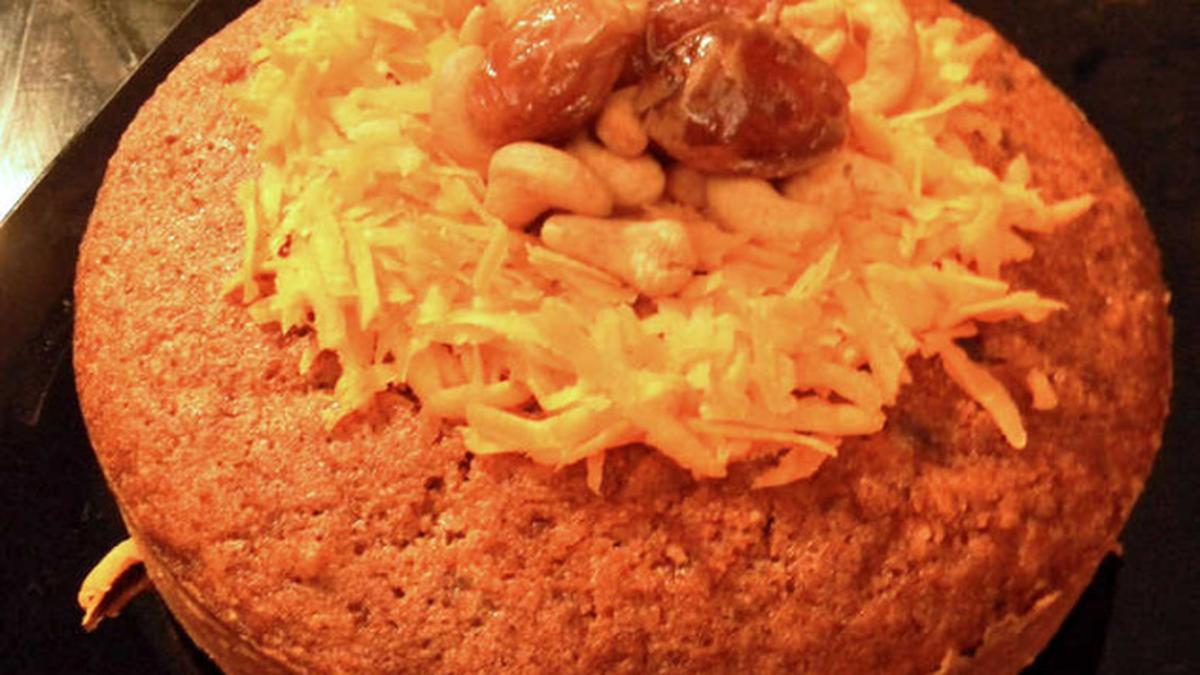 Moist and nutty carrot cake recipe