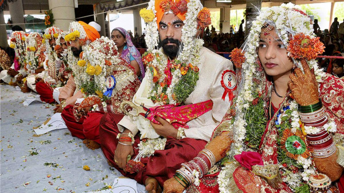 Mass Wedding 22 Sikh Couples Tie The Knot The Hindu 