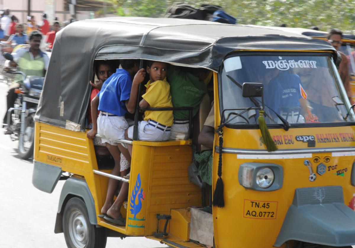 Overloaded auto-rickshaws pose threat to schoolchildren : The Tribune India