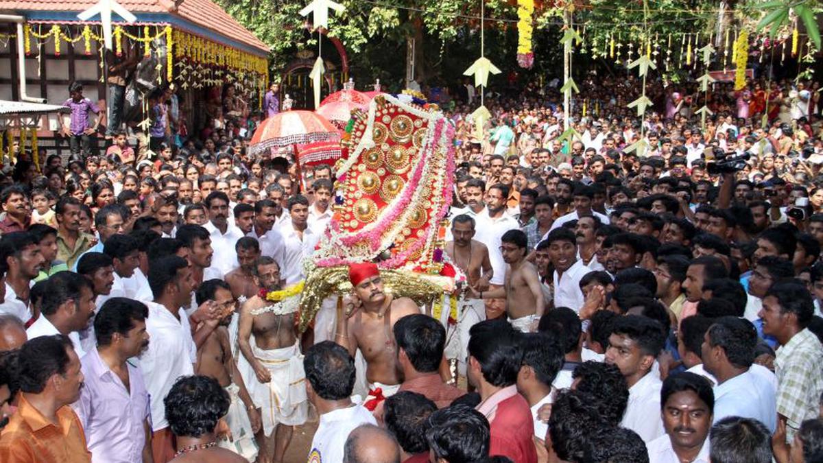 Hundreds witness Edappavoor Pooram - The Hindu