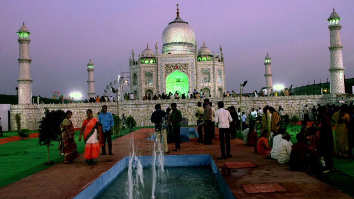 Taj Mahal replica draws visitors to exhibition The Hindu