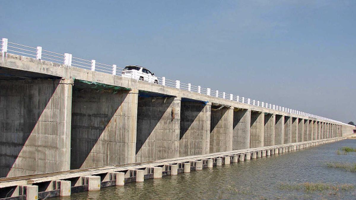 Work on bridge-cum-barrage completed ahead of time - The Hindu
