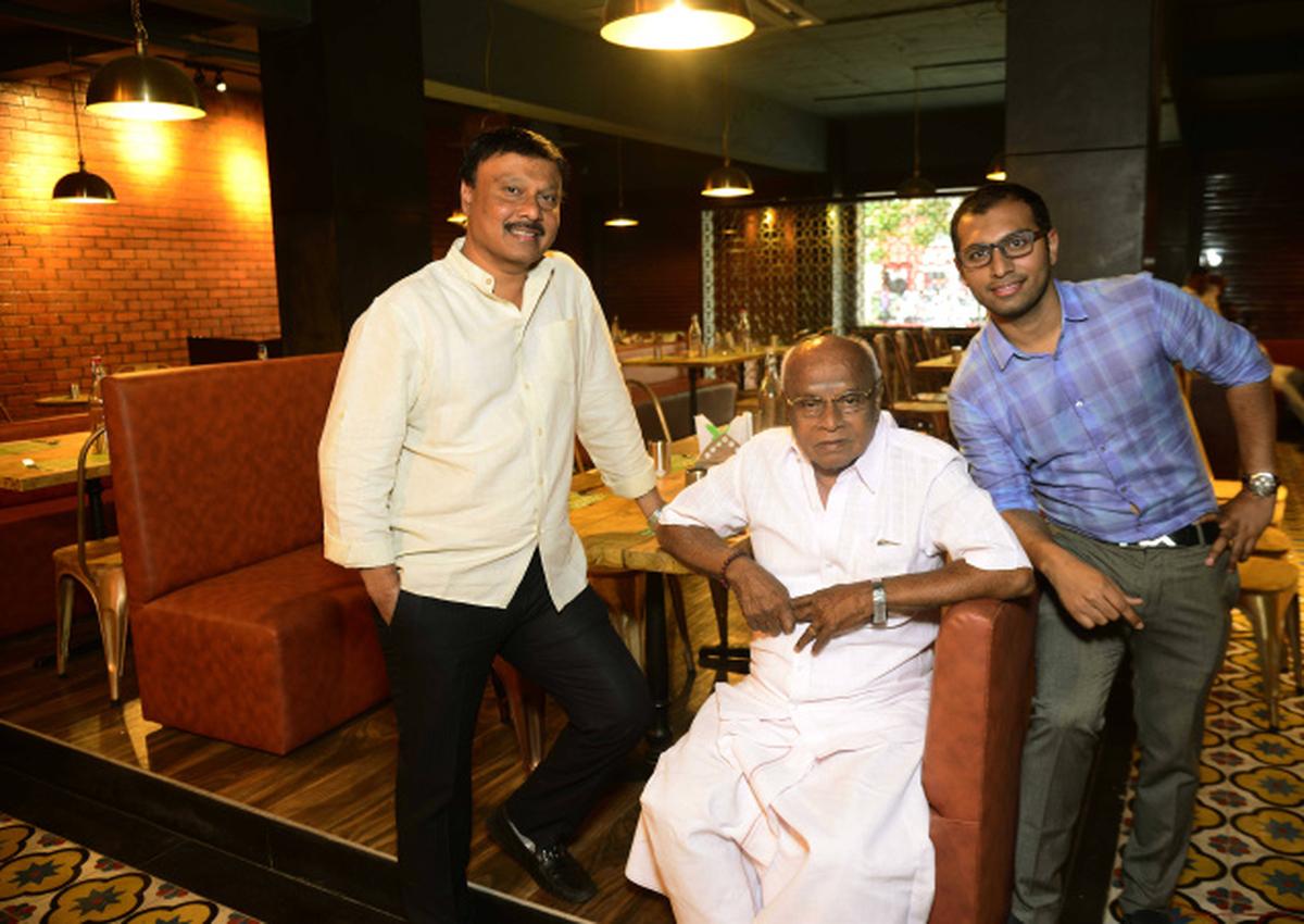 Vasantha Bhavan Logo