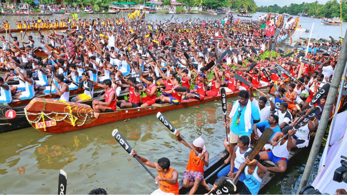 Nadubhagom wins Champakulam boat race - The Hindu