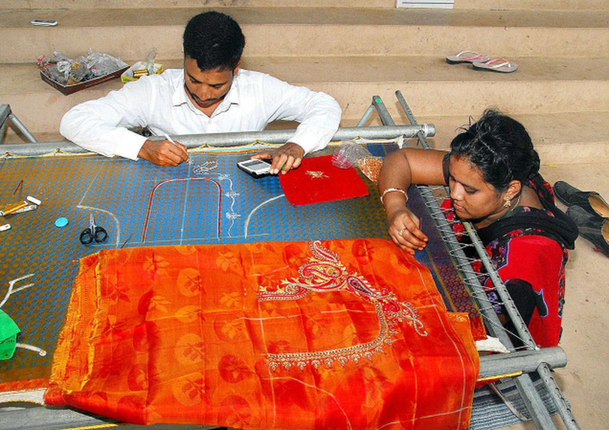 Wedding Blouse Designing in Kothapet,Vijayawada - Best Maggam Job Works in  Vijayawada - Justdial
