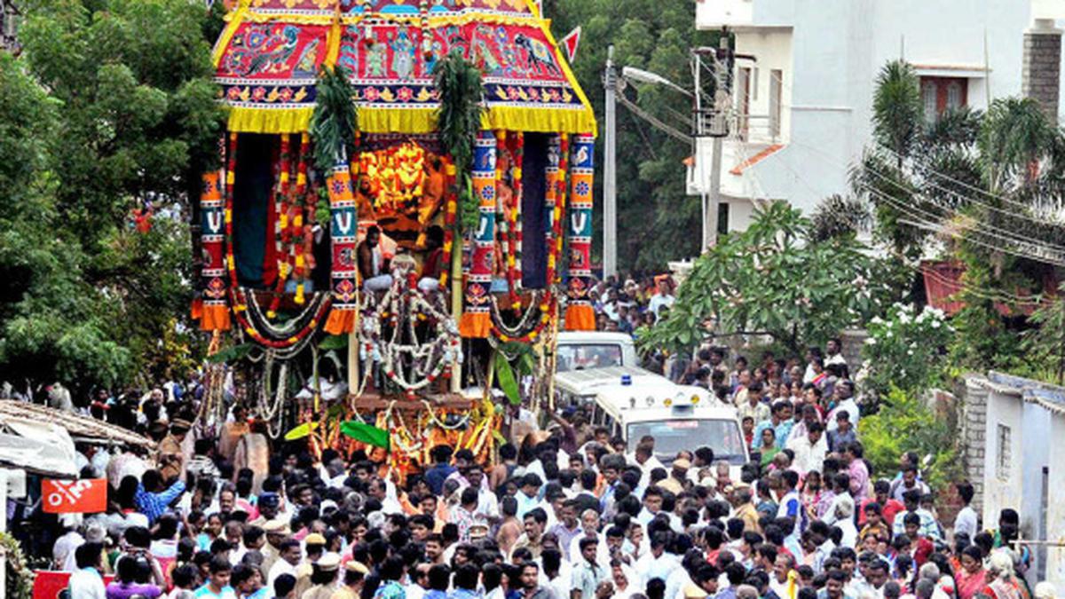 Car procession at Thadikombu temple - The Hindu