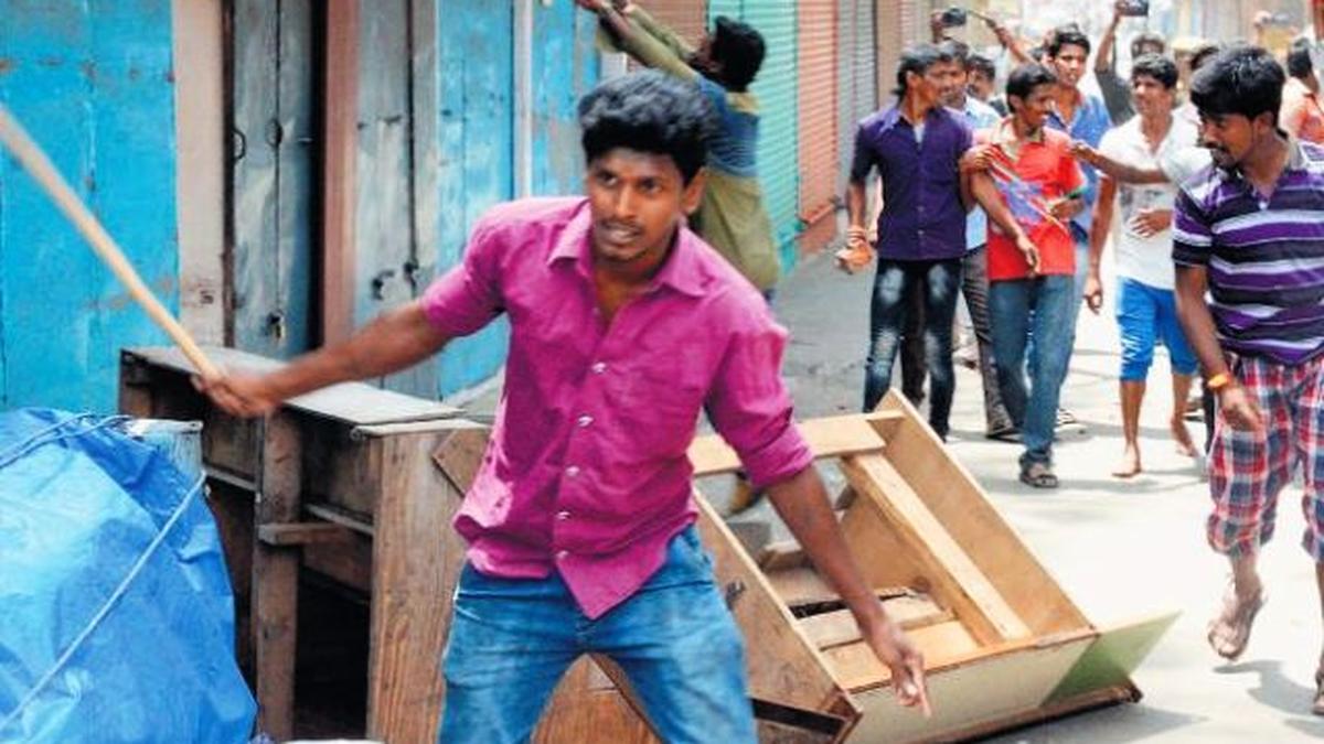 Murder of Hindu Munnani functionary sparks communal violence in ...