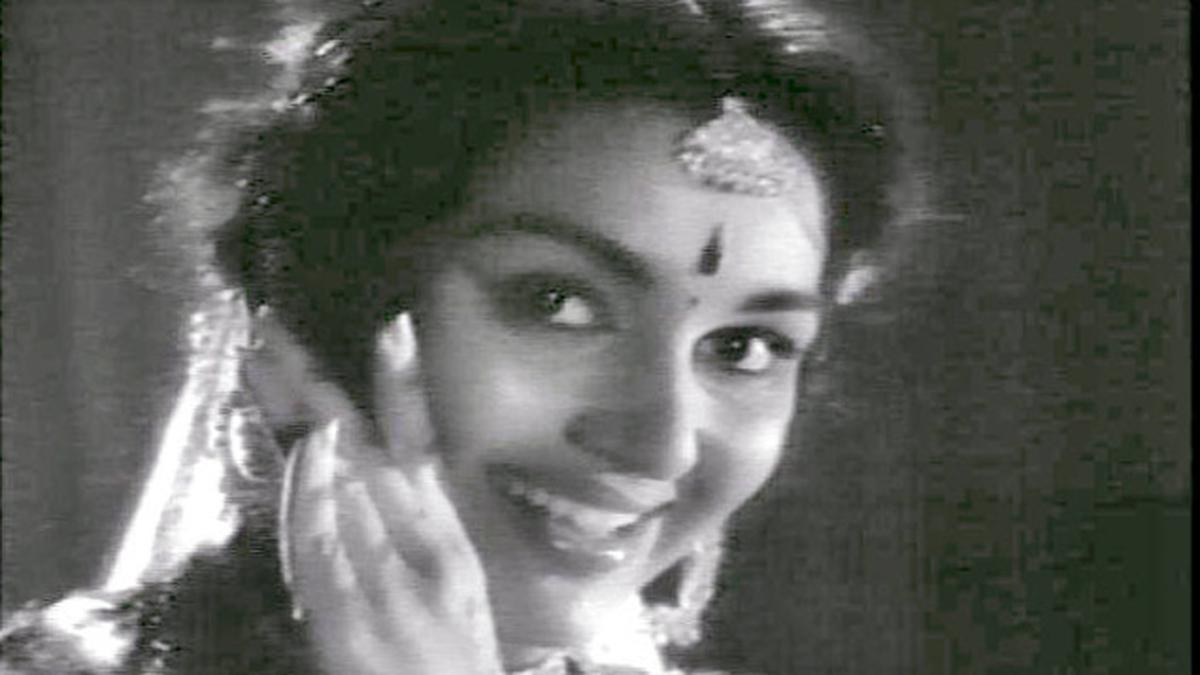 Meri Surat Teri Ankhen (1963) - The Hindu