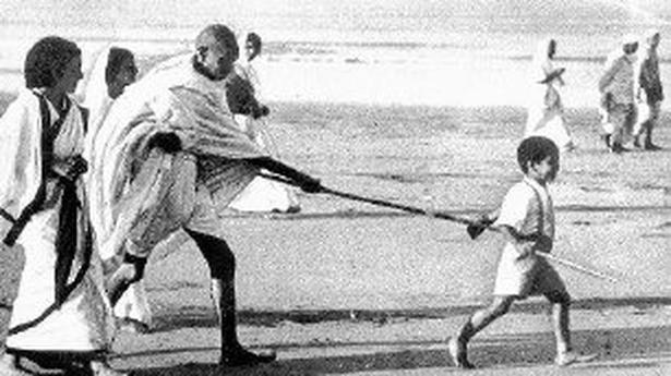 New book explores Gandhi’s role in Champaran satyagraha 