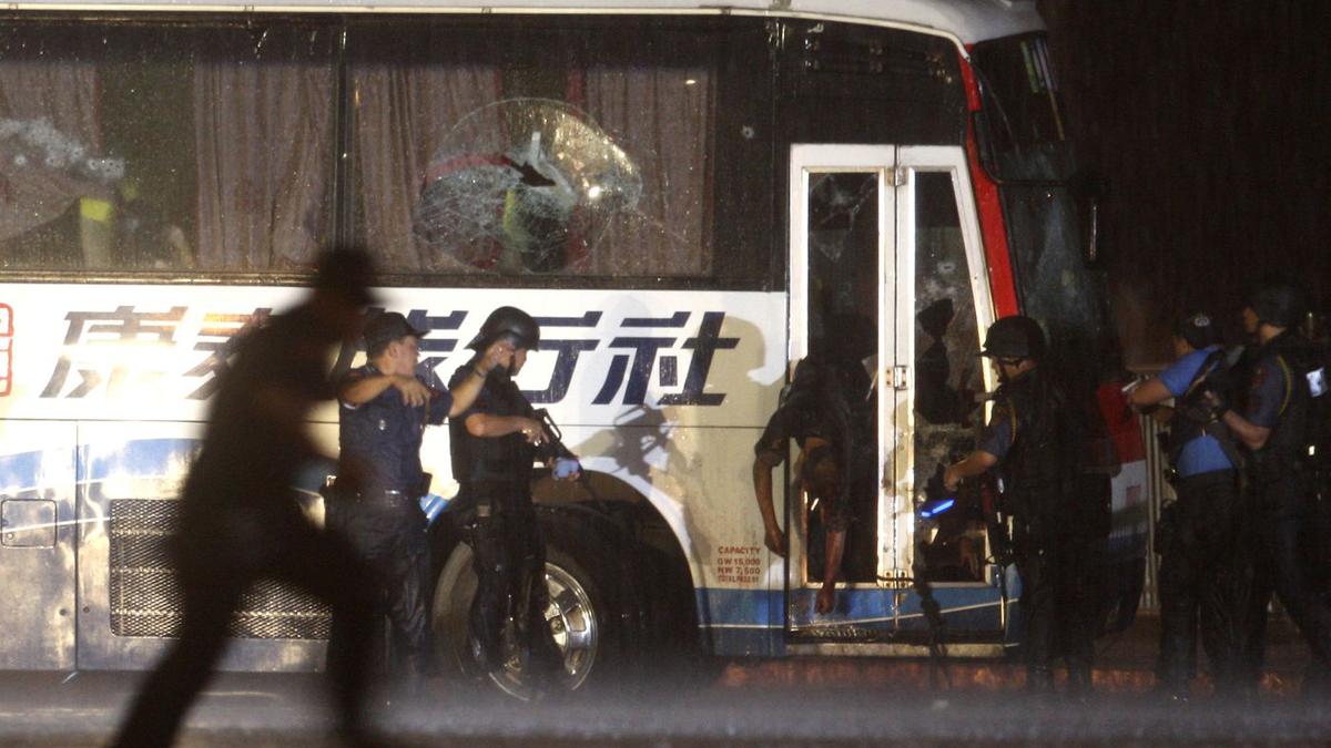 Seven dead in Manila bus hostage crisis - The Hindu