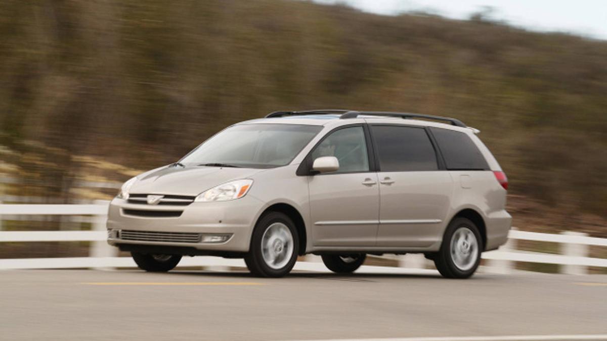 Toyota to recall 600,000 Sienna minivans - The Hindu