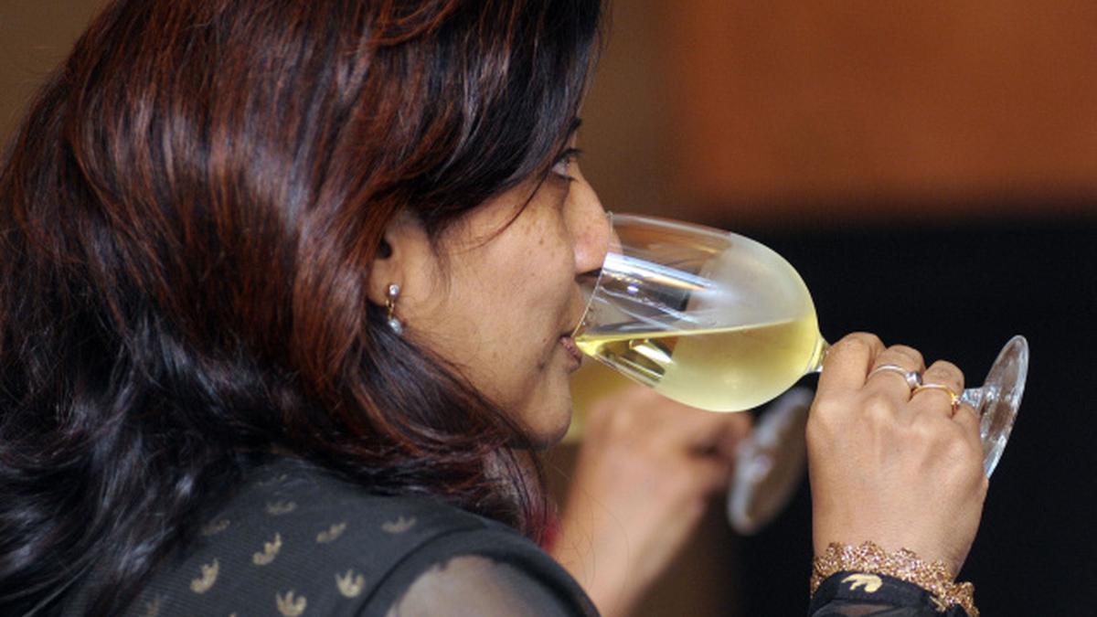 Moderate alcohol consumption has no health benefits - The Hindu