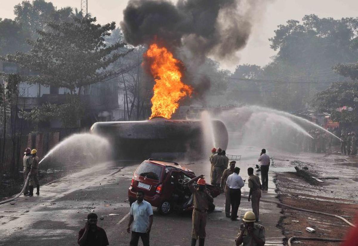 Three killed as LPG tanker explodes | National News - The Hindu