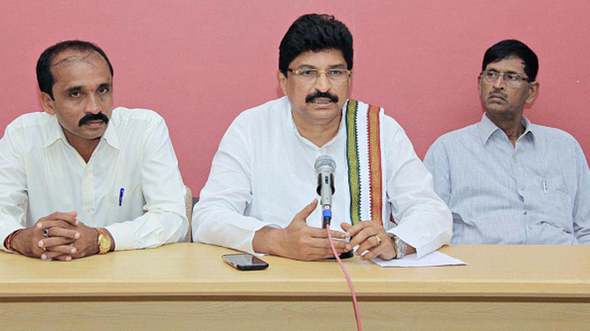 Former Udupi MLA U.R. Sabhapathi passes away