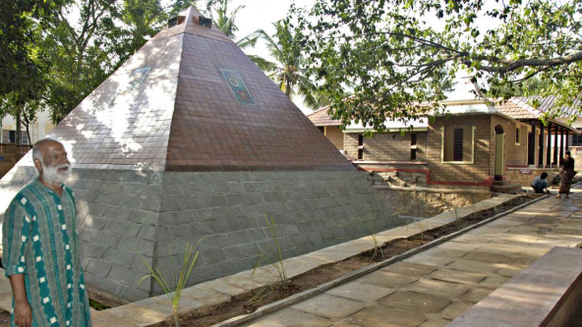 Karnataka High Court allows engineering college to terminate service of faculty due to closure of course, directs payment of ₹40 lakh to each professor