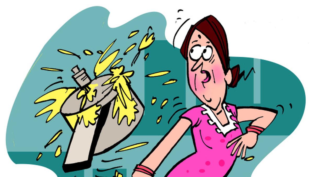 Alleged distribution of cookers in Bengaluru Rural comes under I-T scanner