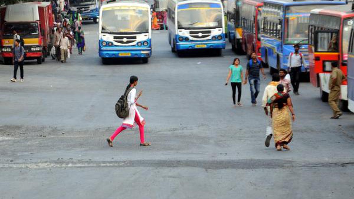 Rights body demands parental consent for free bus travel for minor girls in Karnataka