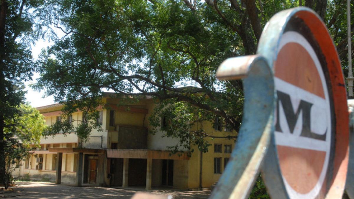 Karnataka govt trying to buy back all shares of Mysore Lamps