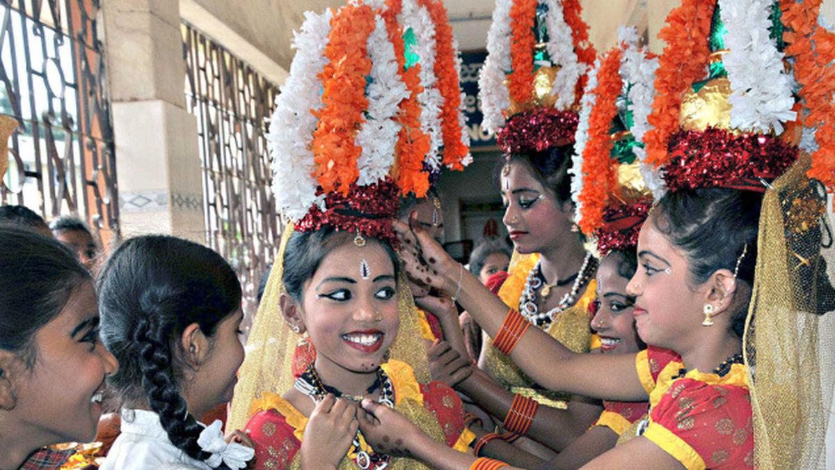 Objections to religious chanting in Pratibha Karanji competition in Karnataka