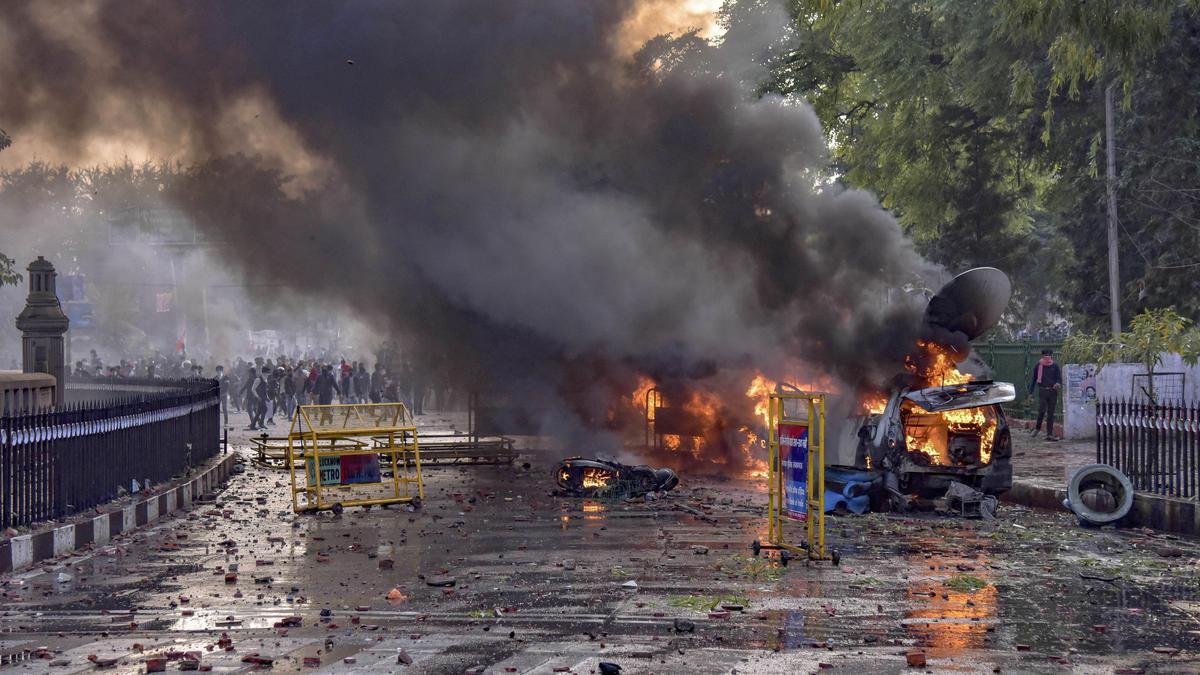 One dead in firing as protests rock Lucknow