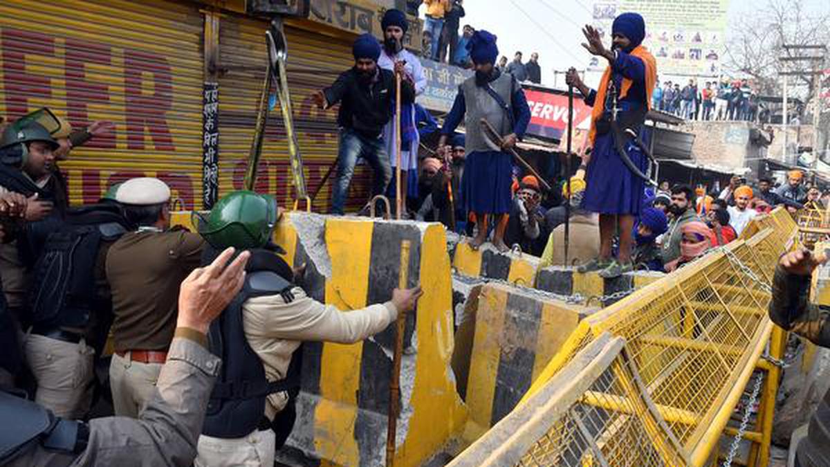 Republic Day violence | Delhi Police issue notice to 40 farmer leaders