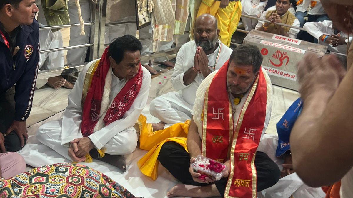 Rahul Gandhi offers prayers at Ujjain Mahakaleshwar temple; meets protesting BJP workers during yatra