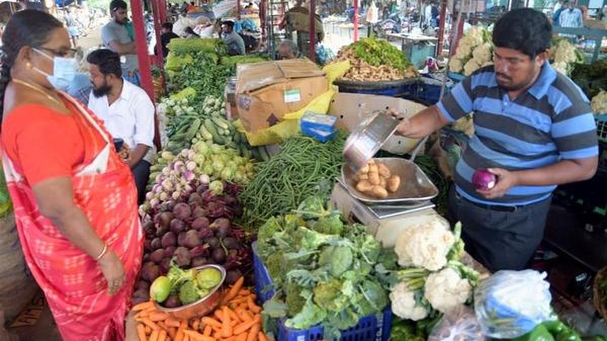 Vegetable price continues to remain high in Erode wholesale market