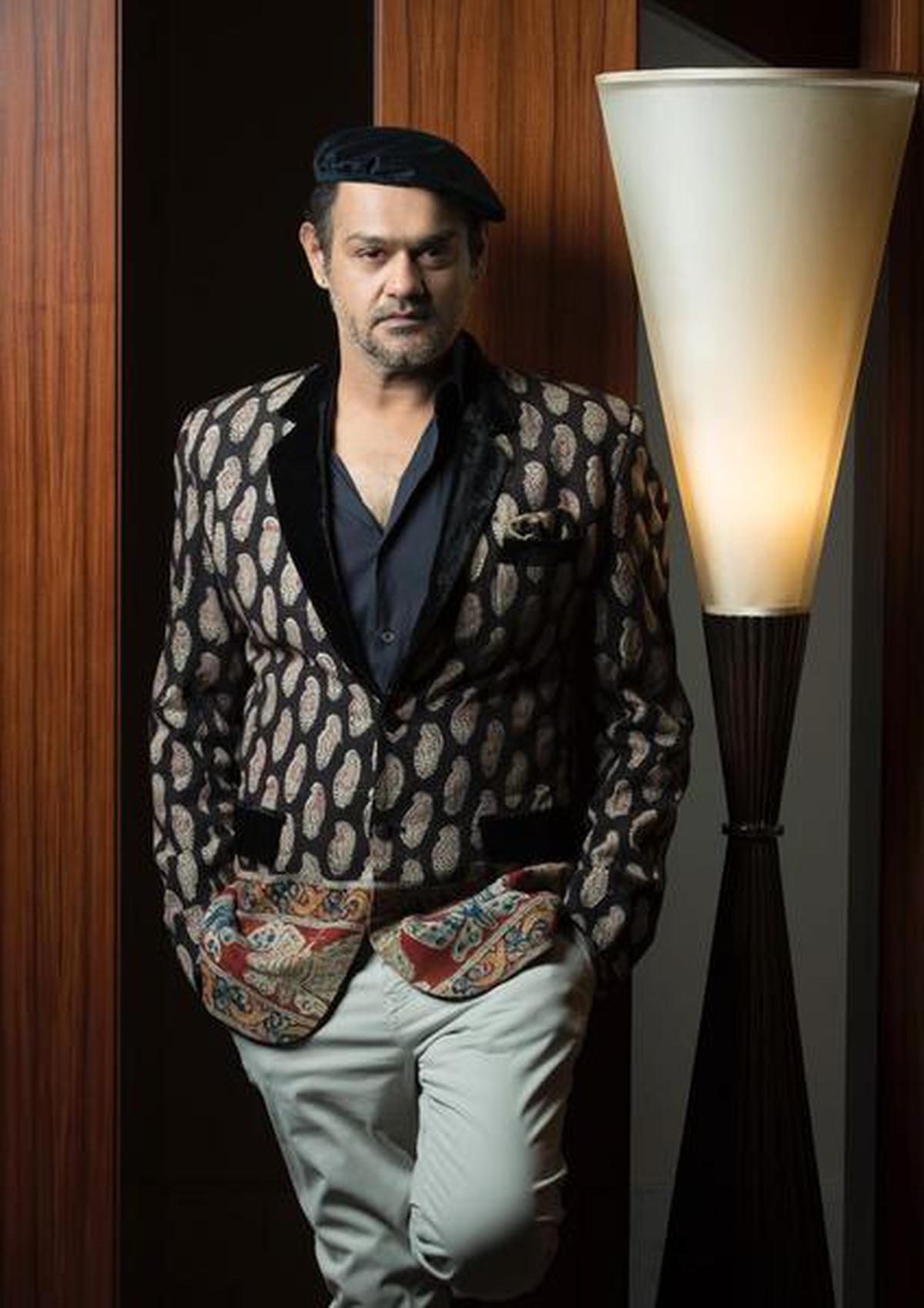 Designer Shravan Kumar on his beautiful collection of heritage saris - The  Hindu