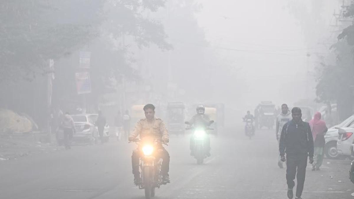 Delhi chokes on toxic smog; air quality panel flags ‘recurring negligence’, high dust levels