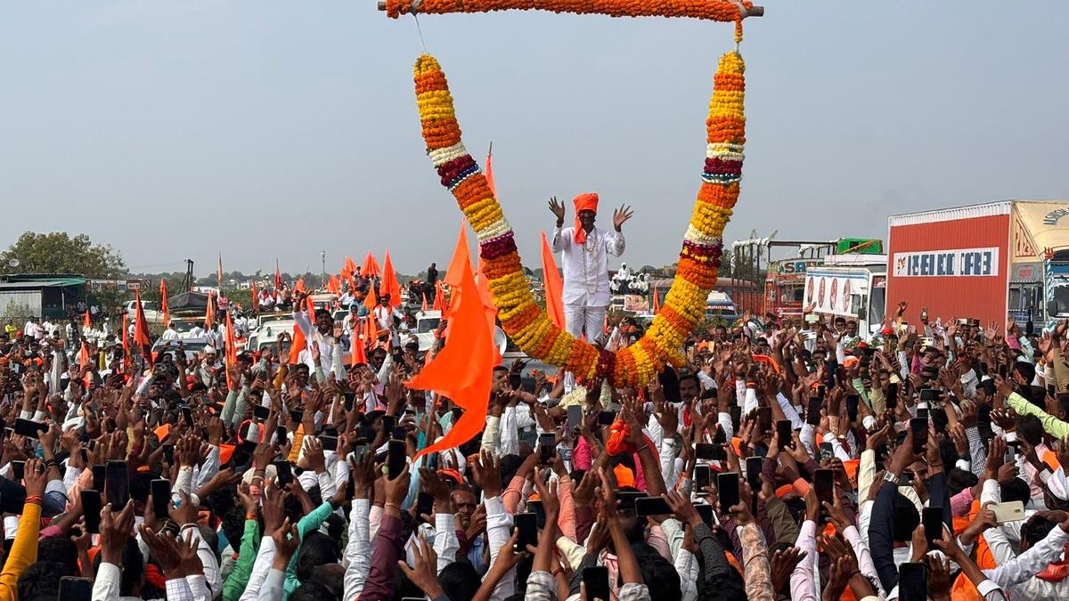 Maharashtra Chief Minister announces survey by State Commission for Backward Classes to assess backwardness of Maratha community