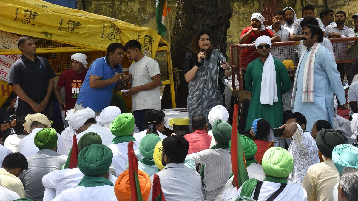 Farmers break through barricades to join wrestlers’ protest at Jantar Mantar; no untoward incident, says Delhi Police