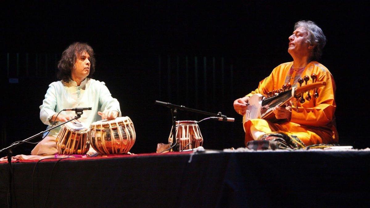 In a rare concert, Amjad Ali Khan and Zakir Hussain to promote global peace, harmony