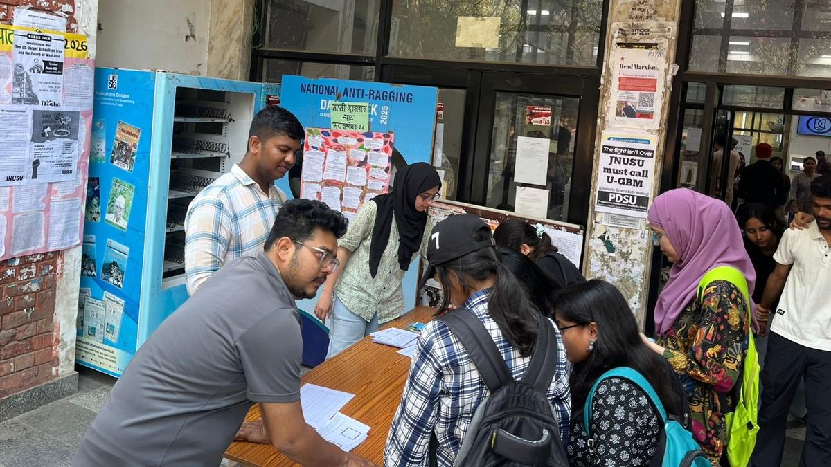 Large turnout at ‘referendum’ on V-C’s removal, JNUSU says; results to be declared on March 11 - The Hindu by Authors