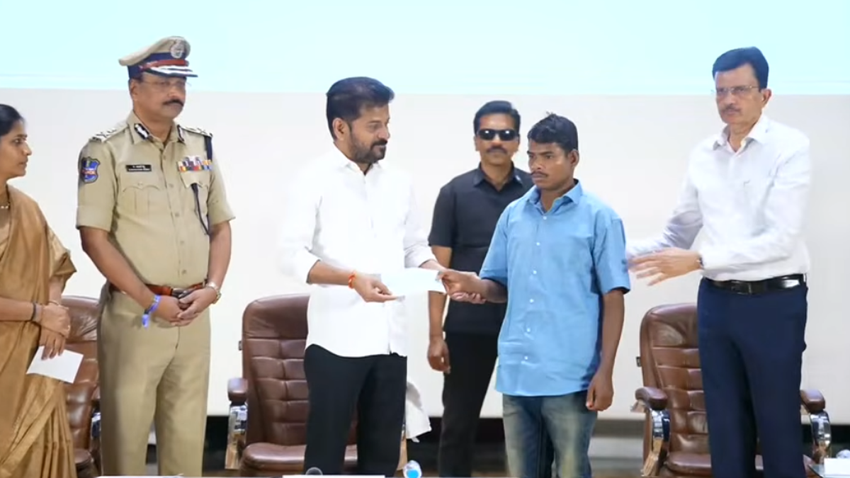 130 Maoists surrender before Telangana Chief Minister in Hyderabad