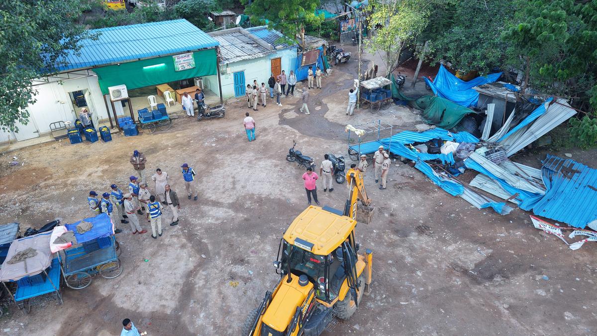 The encroachments on Musi river bed being cleared by Hyderabad Disaster Response and Asset Protection Agency (HYDRAA). The encroachments on Musi river bed being cleared by Hyderabad Disaster Response and Asset Protection Agency (HYDRAA).