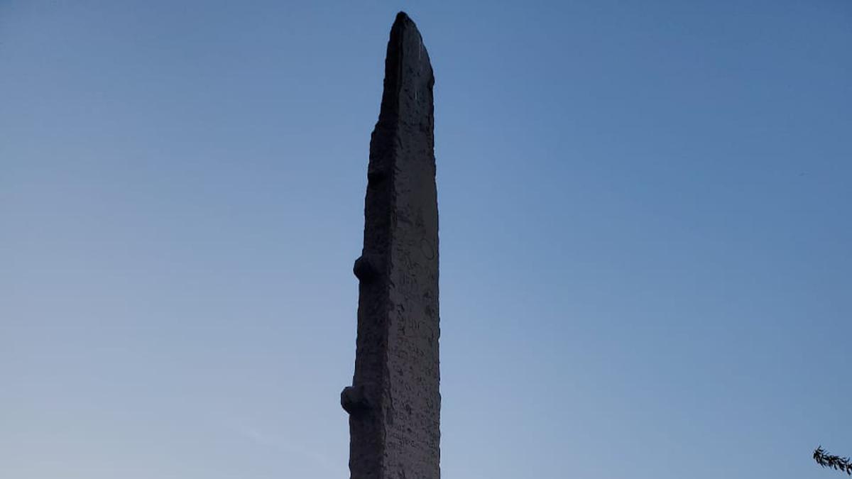 390-year-old lamp post in Nalgonda dedicated to Kasi Viswanatha unravels trade links of Telangana