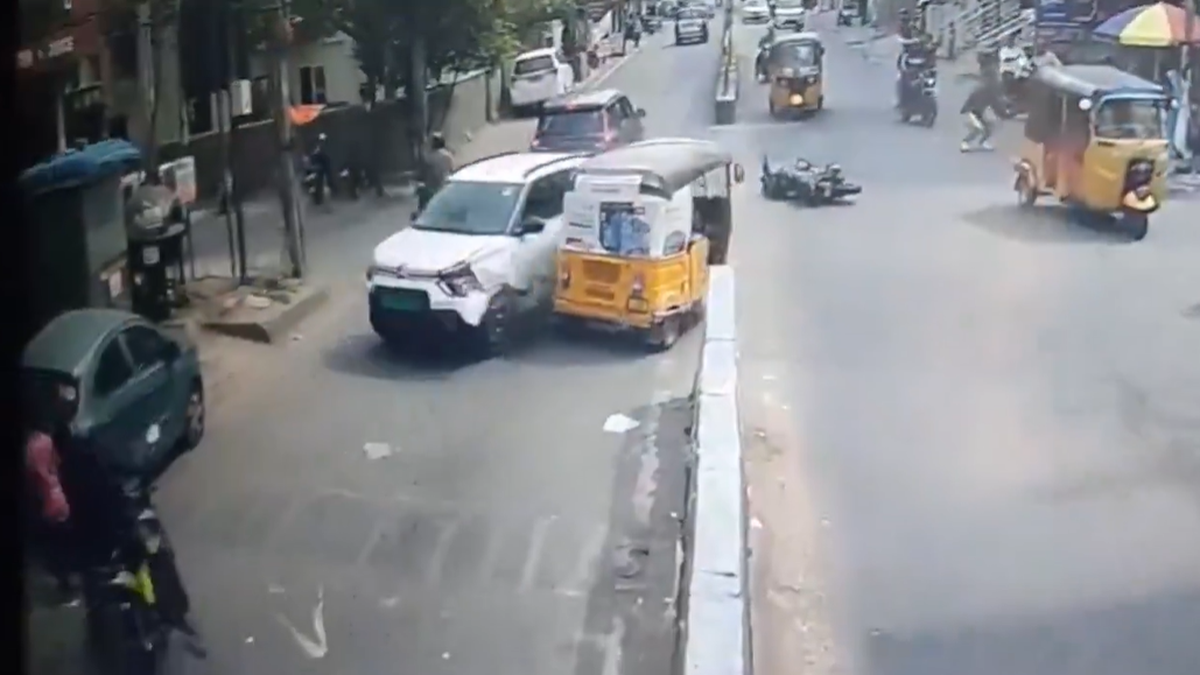 Electric car driver loses control in Hyderabad’s Kukatpally, rams into multiple vehicles