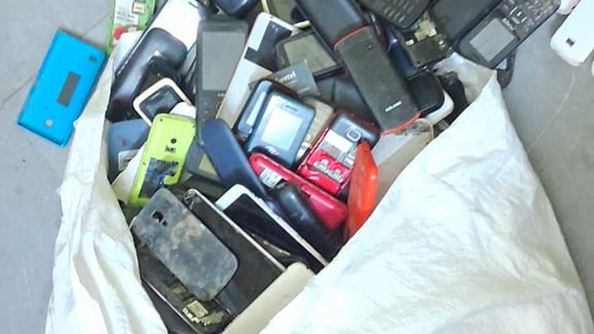 Telangana police bust gang which collected old mobile phones and sold them to cyber fraudsters in Jharkhand