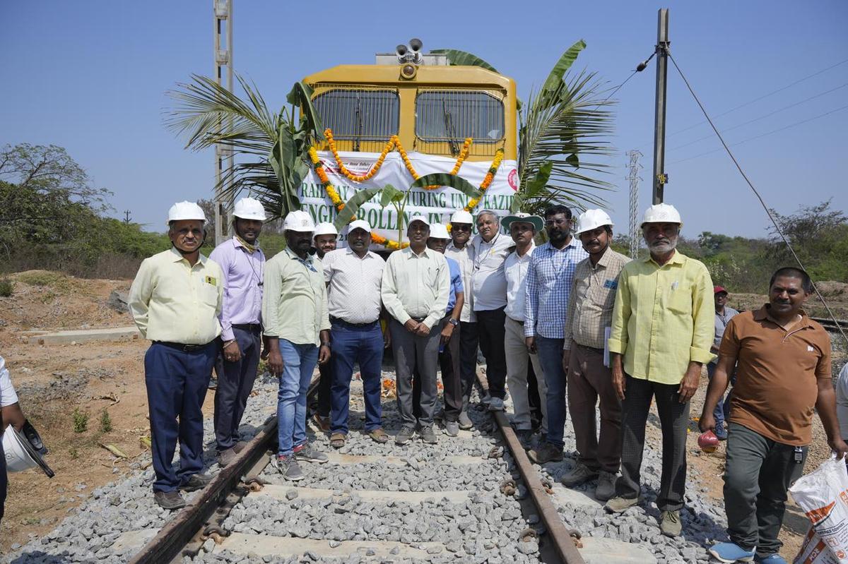 Rail Vikas Nigam Limited ha condotto con successo una corsa di prova sul binario che collega l'unità di produzione ferroviaria di Kazipet con la rete ferroviaria principale