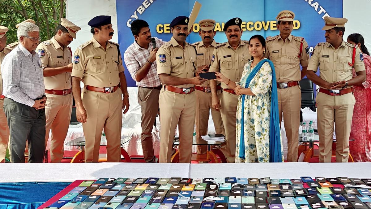 1,100 lost phones worth ₹3.30 crore recovered and returned to owners by Cyberabad police