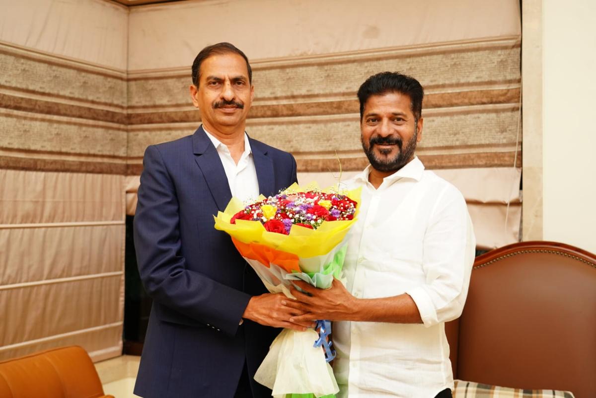 V.B. Kamalasan Reddy, Director General, Drugs Control, Director (FAC), Prohibition & Excise with Telangana Chief Minister A. Revanth Reddy.