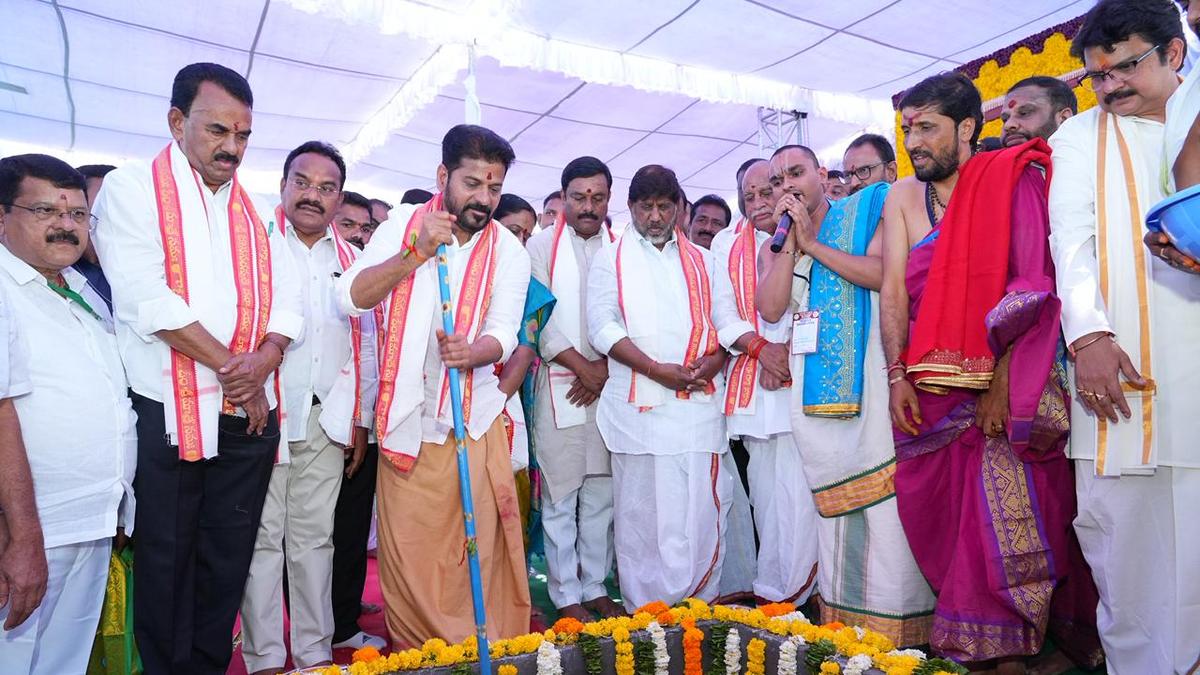 Telangana CM performs ‘bhoomi puja’ for ₹225-crore Gnana Saraswati temple redevelopment works in Basar