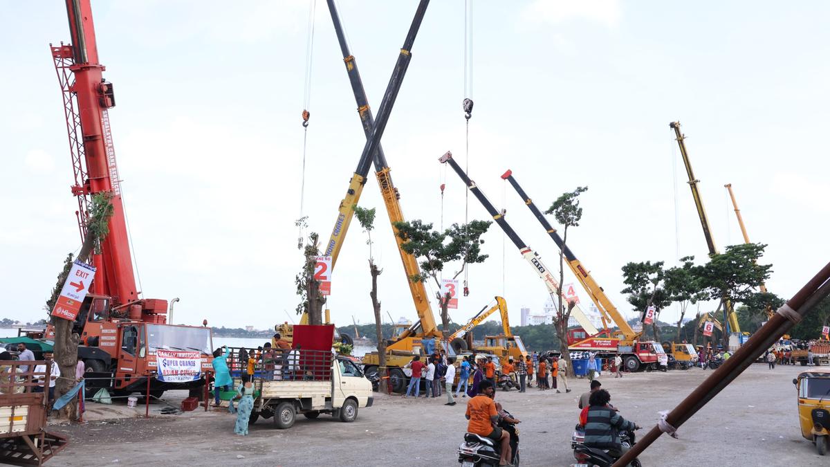Khairatabad Ganesh to be immersed in Hussain Sagar at crane point no. 4; static and mobile cranes across Hyderabad