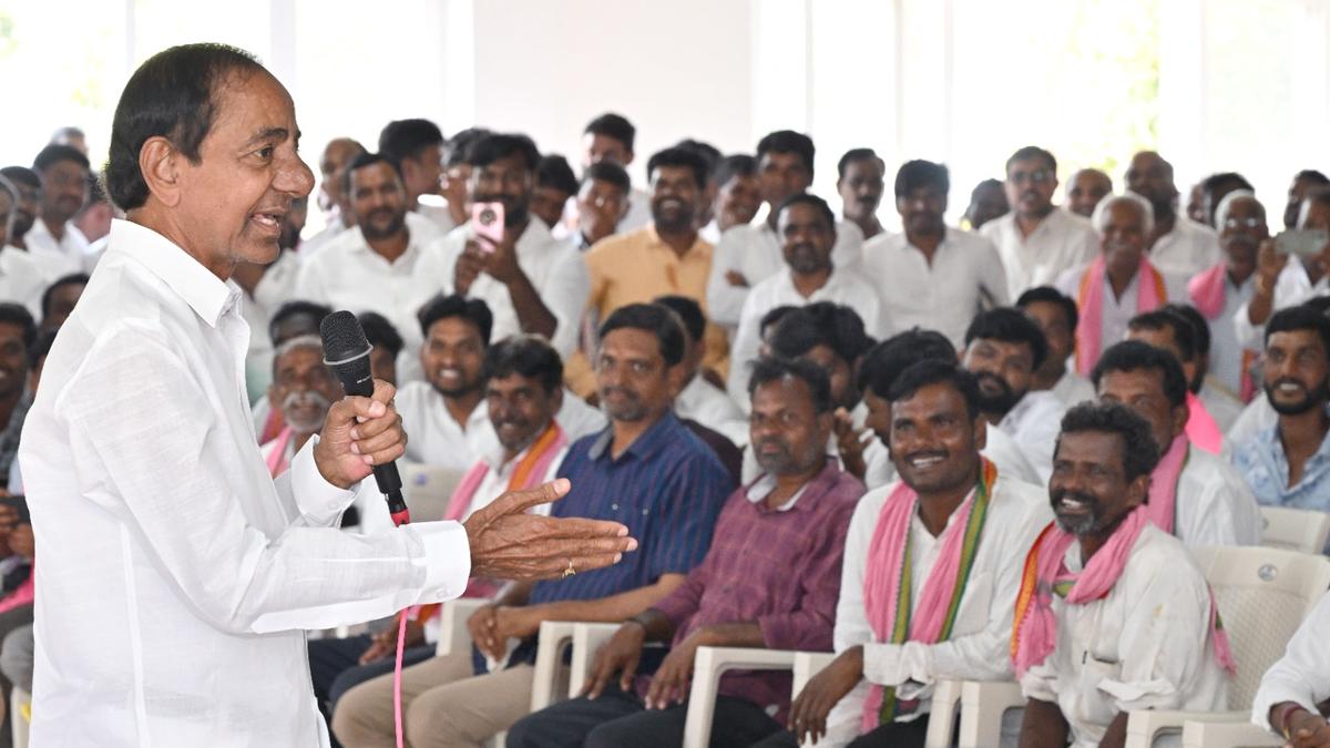 I am watching patiently and would hit back strongly: KCR warns Congress govt in Telangana